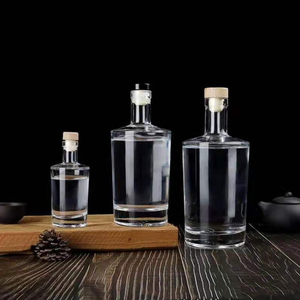 Bouteille en verre de <span class=keywords><strong>vin</strong></span> de liqueur de forme ronde de haute qualité de 100ml 500ml 750ml avec <span class=keywords><strong>bouchon</strong></span> en liège Vodka Gin Rhum Whisky Bouteille en verre - Product Image 4