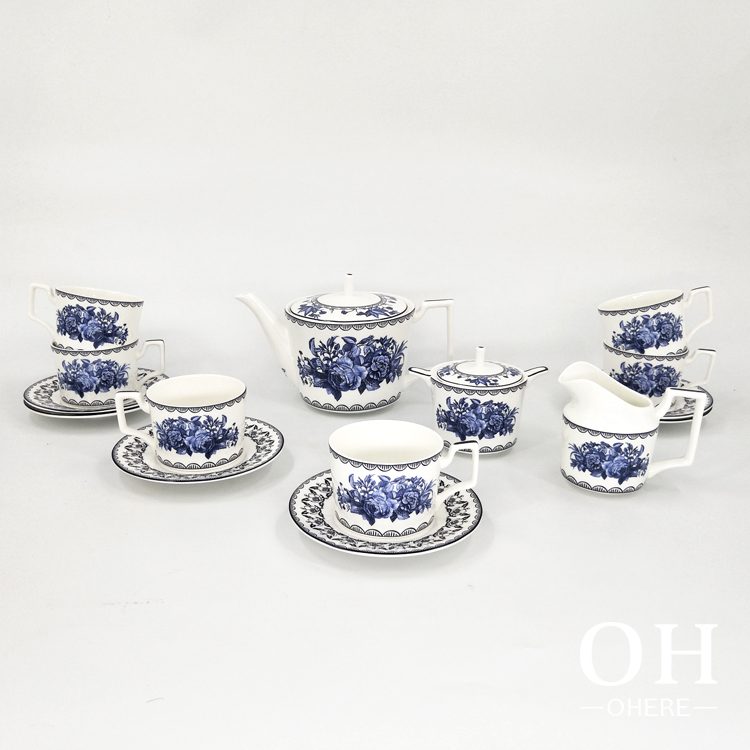 2022 New Style bone china blue and white porcelain peony coffee cup and saucer for banquet and meeting