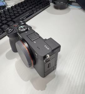 Appareil photo hybride plein format Sony ILCE-7C Mark II (A7C II) d'occasion, boîtier seul, 33MP, vidéo 4K60p, prêt à être expédié - Product Image 3