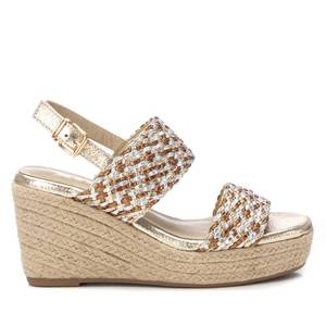 Sandalo con Zeppa da Donna Xti 143826, Stile Espadrillas con Cinturini Intrecciati Oro Metallizzato - Product Image 1