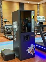 Distributeur automatique de boissons protéinées intelligentes avec écran tactile LCD de 32 pouces et système de nettoyage automatique pour la salle de sport et la remise en forme