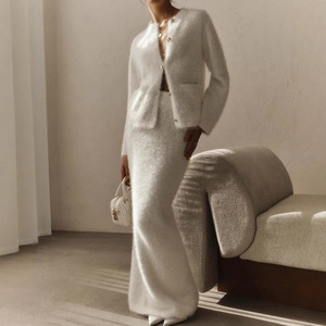 Conjunto de Moda Outono Inverno 2026 para Mulheres, Cardigan de Lã de Manga Longa com Botão Único e Saia de Malha Plush em 2 Peças - Product Image 1