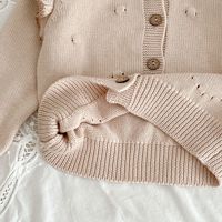 Ensemble deux pièces pour bébé fille Angou Automne : Cardigan tricoté élégant et barboteuse à bretelles pour nourrisson