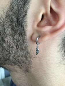 Brinco de crucifixo com rosas e flores, brinco unissex com pendurar na altura do argola, mini brinco asas de anjo para homens e mulheres - Product Image 2
