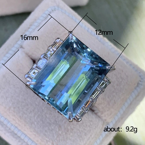 Grande bague en cristal bleu pour femme, accessoire de mode pour tous les jours et les soirées - Product Image 4