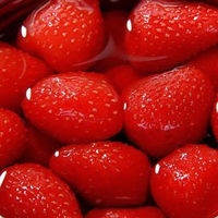 China Ingeblikte Rode Aardbeienplakjes In Siroop Fruitsuiker Ingeblikt Voedsel Premium Kwaliteit Ingeblikte Aardbeien