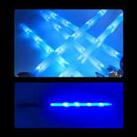 Sabre laser en plastique pour enfants, motif dinosaure de dessin animé, lumineux et musical, pour Noël et Halloween, accessoire de jeu, pour les 4-6 ans