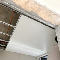 Dalle de plafond acoustique perforée en aluminium thermolaqué 600x600, ignifuge, pour plafond suspendu, idéale pour hôtels et bureaux