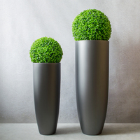 Grand vase en fibre de verre gris argenté pour décoration intérieure moderne ornement de pot de fleurs sur pied pour décoration intérieure douce