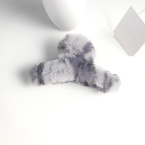 Grands accessoires <span class=keywords><strong>de</strong></span> cheveux élégants antidérapants, Barrettes d'hiver en peluche en fourrure <span class=keywords><strong>de</strong></span> <span class=keywords><strong>crabe</strong></span> pour femmes, pinces à cheveux, grandes pinces à cheveux - Product Image 5