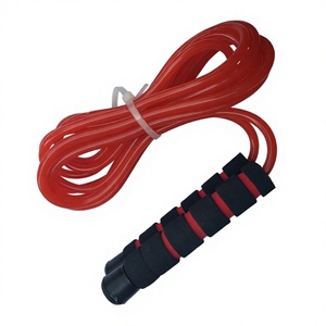 Corde à sauter unisexe rouge réglable avec poignées en mousse noire, emballage portable, matériau personnalisé pour l'exercice en salle de sport - Product Image 4