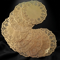 Napperons en papier dentelle dorée ronds décoratifs pour la décoration de table de mariage ou de fête