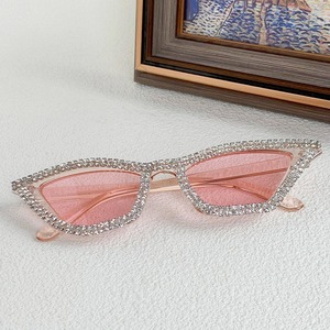 Lunettes <span class=keywords><strong>de</strong></span> <span class=keywords><strong>soleil</strong></span> œil <span class=keywords><strong>de</strong></span> chat scintillantes avec logo personnalisé, monture étroite, strass, pour femmes, style vintage, verres en cristal, pour boutiques - Product Image 5