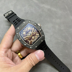 Reloj Tourbillon con Diseño de Esqueleto Samurai para Hombre 047, con Caja Tonneau de Fibra de Carbono, Reloj Mecánico Deportivo de Lujo para Hombre - Product Image 5