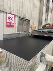 Panneau de contreplaqué mélaminé 4*8 pieds 18 mm avec colle E0, noyau Falcata, pour meubles sur mesure - Product Image 4