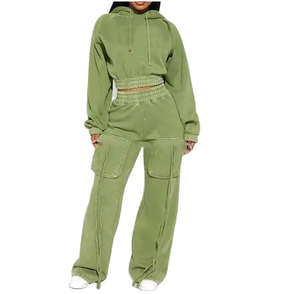 Chándal <span class=keywords><strong>de</strong></span> terciopelo TUOYI personalizado <span class=keywords><strong>de</strong></span> invierno <span class=keywords><strong>de</strong></span> terciopelo con cremallera, chándal <span class=keywords><strong>de</strong></span> 2 piezas con diamantes <span class=keywords><strong>de</strong></span> imitación para mujer, chándal <span class=keywords><strong>de</strong></span> terciopelo jugoso para correr - Product Image 1