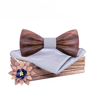 <span class=keywords><strong>Noeud</strong></span> <span class=keywords><strong>papillon</strong></span> 3D en <span class=keywords><strong>bois</strong></span> naturel fait à la main avec pochette et boutonnière à revers en <span class=keywords><strong>bois</strong></span> pour hommes - Product Image 2