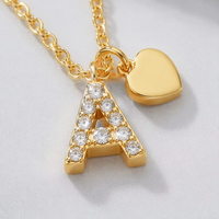 Ensemble de bijoux en acier inoxydable 316L avec initiales en or, collier, bracelet, boucles d'oreilles, bague, chaîne en forme de cœur sertie de CZ, vente en gros pour femmes, personnalisation OEM