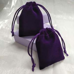 Bolsa de Almacenamiento de Joyas de Terciopelo de Lujo con Cordón y Logotipo Personalizado, Diseño Portátil para Empaque de Joyas y Regalos - Product Image 5