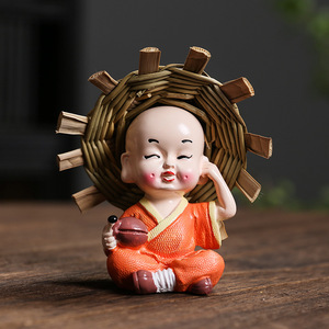 CELION nouvelle vente mignon petit moine chapeau de paille moine résine ornements mignon <span class=keywords><strong>Action</strong></span> Figurine pour voiture et décoration de la maison - Product Image 1