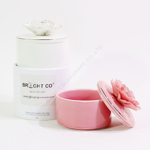 Élégant Pot à Bougie <span class=keywords><strong>en</strong></span> Céramique avec Couvercle Rose 3D 120ml – Récipient Décoratif Rose pour Bougie, Contenant de Luxe pour la Décoration Intérieure et les Cadeaux - Product Image 3