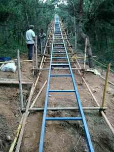 Plante grimpante de <span class=keywords><strong>chantier</strong></span> alimentant l'autoroute <span class=keywords><strong>trémie</strong></span> de <span class=keywords><strong>protection</strong></span> de pente inclinée véhicule d'escalade électrique - Product Image 4