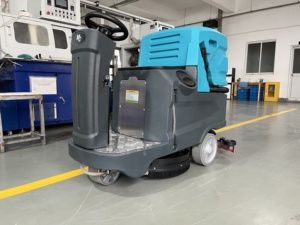 Autolaveuse autoportée industrielle RD560 avec eau froide - Product Image 3