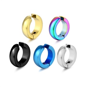 Joyería Antideslustre de Alta Calidad, Aretes de Acero Inoxidable Coloridos con Clip para Hombre - Product Image 1