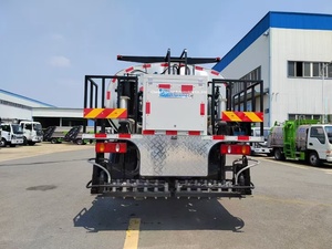 YUANYA 6,8-Kubikmeter Asphaltverteiler-LKW Edelstahltank-Pumpe Einstellbarer Streu-Winkel Intelligente Temperaturregelung - Product Image 4