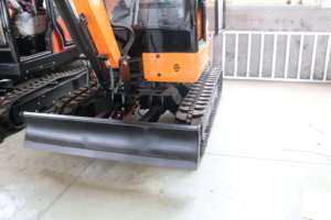 Nouvelle pelle sur chenilles avec dragage de vieux bassins, déblaissement du lit de la route, l'équipement est léger et facile à transporter - Product Image 6