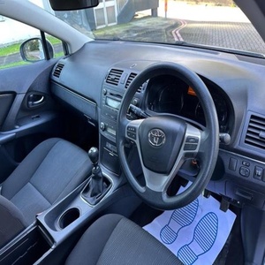Usado para 1.8 V-Matic T2 Sedán 6 5 puertas Cuero ACC FWD R21 Interior Claro 8 Asientos Manual - Product Image 4
