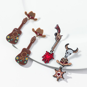 Pendientes creativos de mezclilla dulce fresco acrílico impreso vaquero escopeta mano guitarra pendiente para mujer regalo de amante de la música - Product Image 2