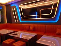 Ensemble de tables et de sièges de bar LED modernes en acier inoxydable pour hôtel, restaurant, KTV, bar, boîte de nuit
