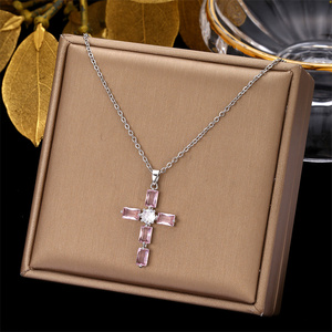 Bijoux de mode Colliers en acier inoxydable rempli d'or diamant croix collier ras du cou pendentif pour les femmes - Product Image 3