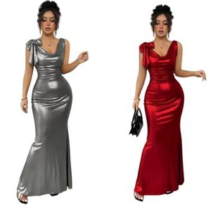 Vestido Largo de Noche para Mujer en Dorado Metálico Estilo Sirena con Espalda Descubierta y Detalle de Lazo para Fiesta y Graduación - Product Image 3