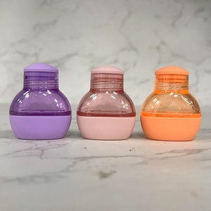 Nouvelle Brosse Applicatrice de Sérum Capillaire Portable avec Logo Personnalisé pour la Croissance des Cheveux et l'Application de Médicaments sur le Cuir Chevelu - Product Image 2