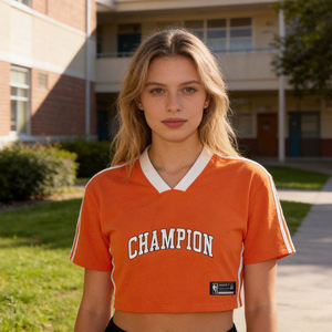 T-shirt court personnalisé avec logo, style baseball, col en V, coupe Champion Y2K, vente en gros, streetwear décontracté pour femmes - Product Image 3