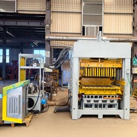 Machine à fabriquer des blocs hydrauliques compacte QT4-15 pour les fabricants de produits en béton