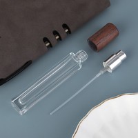 Flacons de parfum miniatures carrés transparents rechargeables vintage à fond épais personnalisés de 10 ml, échantillons de parfum en verre, flacons de parfum avec impression d'écran, pompe
