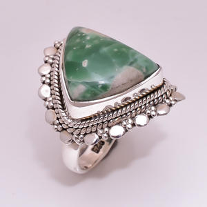 Anillo Clásico de Boda para Mujer, Plata de Ley 925, con Gema de Sugilita Natural, Engaste en Bisel, Hecho a Mano, Joyería Fina - Product Image 5