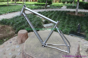 Cadre de vélo de gravier XACD avec tube de direction conique - Product Image 3