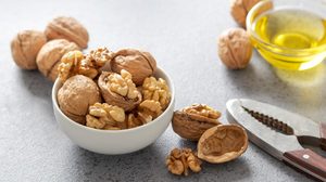<span class=keywords><strong>Huile</strong></span> de noix de Grenoble en gros, <span class=keywords><strong>huile</strong></span> végétale pure et naturelle pour les soins capillaires, fortement recommandée - Product Image 6