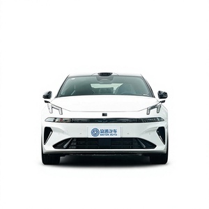 Lynk & Co 07 EM-P 2026, Sedán Mediano Híbrido Enchufable Ultra H7 de Largo Alcance (126 km) - Product Image 1