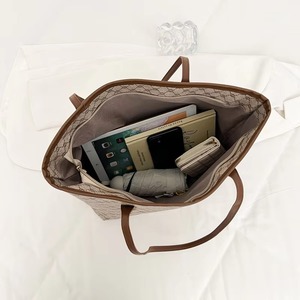 Bolso de mano de cuero PU de alta gama para mujer, bolso de hombro de gran capacidad con cierre de cremallera, bolso de cuero de moda para mujer, bolsos de uso diario. - Product Image 2