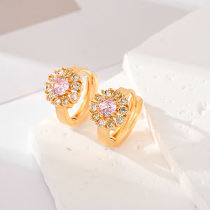 2025ใหม่คุณภาพสูงประณีตแฟชั่นพืชห่วงดอกไม้ชุบทอง18K ต่างหูเพทายสีทองเหลืองเครื่องประดับผู้หญิงทันสมัย - Product Image 3