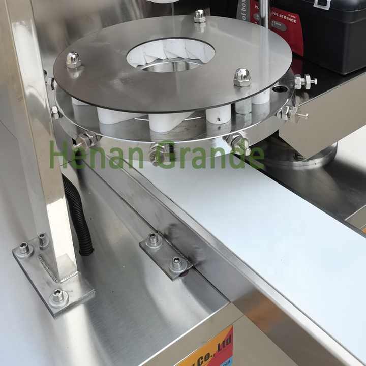 Xiao Long Bao Momo Making Machine Fully Automatic Mochi Encrusting ...