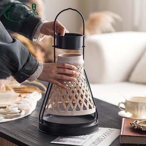 Porte-bougie en bambou, forme conique, fait main, pour la décoration de la maison - Product Image 1