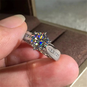 Anello dal Design Classico ed Elegante, Stile Matrimoniale, Anello da Dito per Donne - Product Image 5