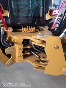 Retroexcavadora JCB 3CX Usada, Modelo 2014, Carga Nominal de 7 Toneladas, Motor CAMC, Rendimiento Perfecto, Superventas, Barata, en Venta - Product Image 4