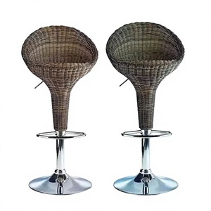 Tabouret de bar pivotant en rotin réglable en hauteur, idéal pour la maison et l'hôtellerie – Vente en gros à prix abordable - Product Image 4